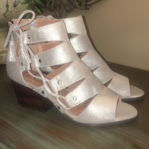 Nicole Tatiana Grey Silver Sandals - Picture 2 of 8
